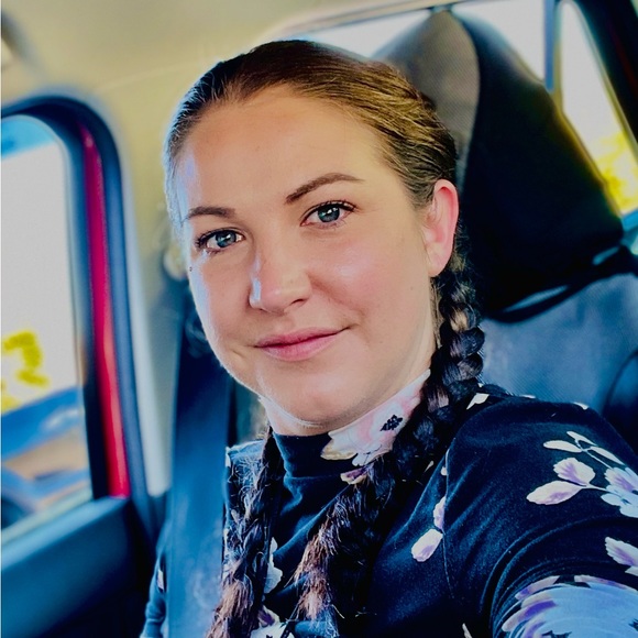 hollyiyiarie